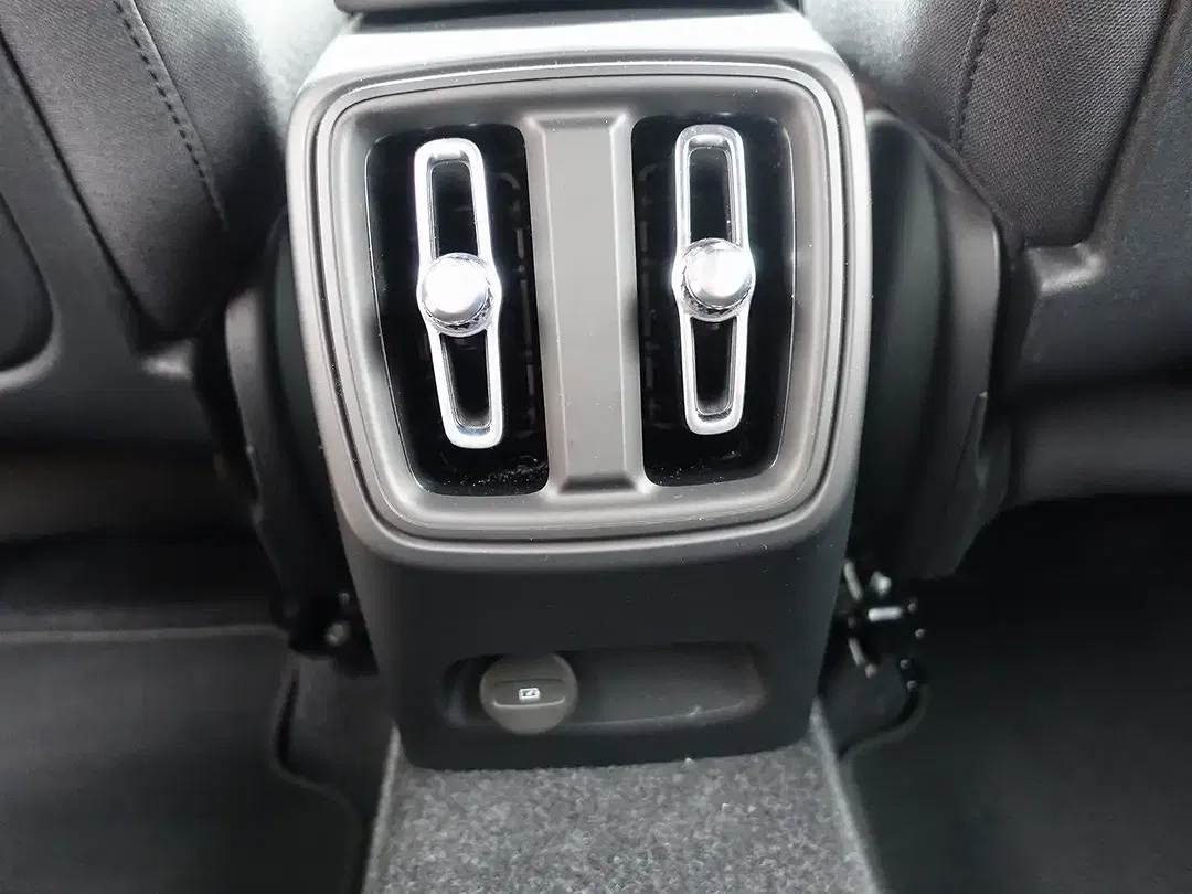 Volvo EX40 Single Motor Extended Range Plus - Thumbnail 15