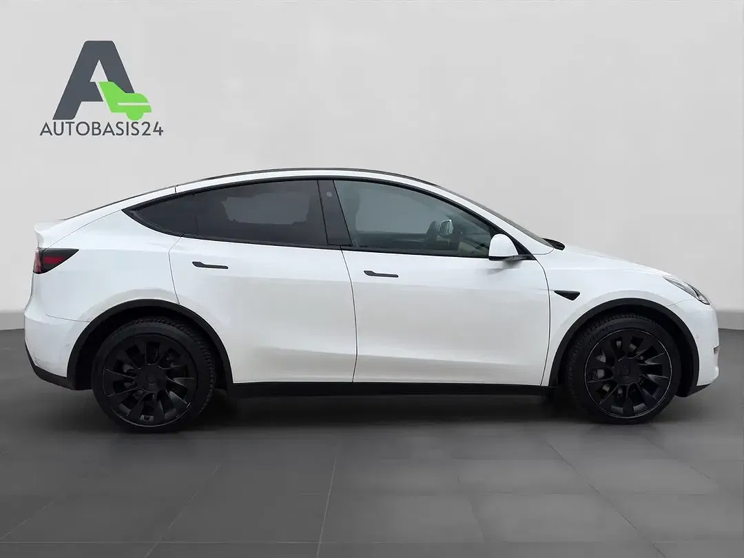 Tesla Model Y AWD Dual Motor Long Range - Thumbnail 6