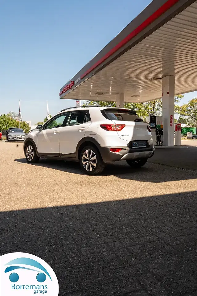 Kia Stonic Business - Thumbnail 3