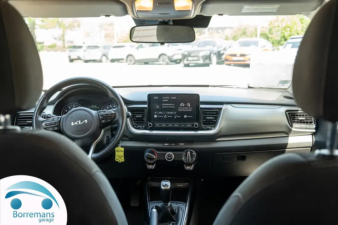 Kia Stonic Business - Thumbnail 4