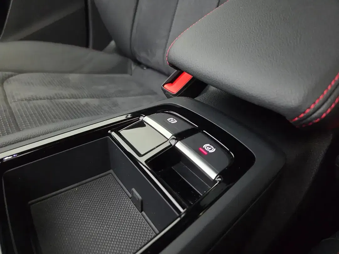 Audi Q2 35 1.5 TFSI Matrix LED S line - Thumbnail 24