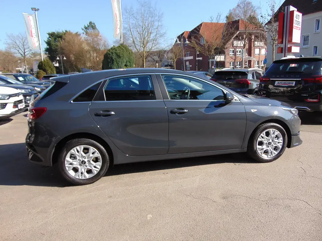 Kia Ceed / cee'd AMT Vision - Thumbnail 5