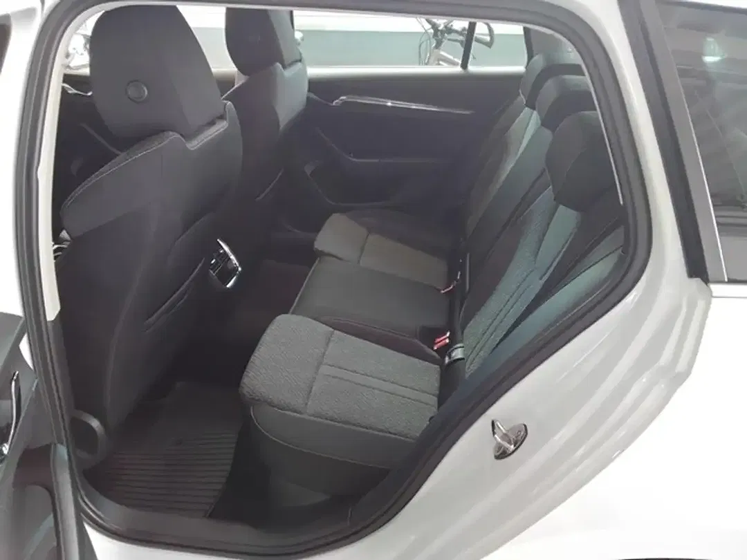 Skoda Octavia 1.0 TSI e-TEC DSG Combi Style - Thumbnail 6
