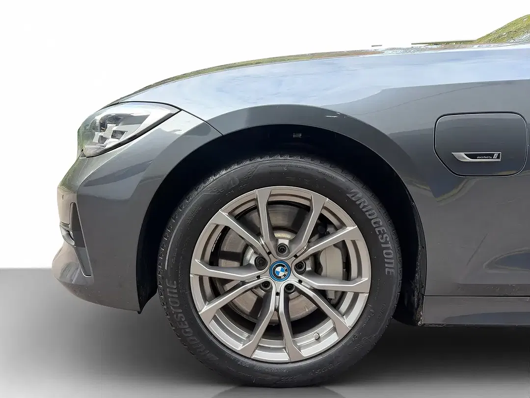 BMW 330 Touring Sport Line - Thumbnail 4