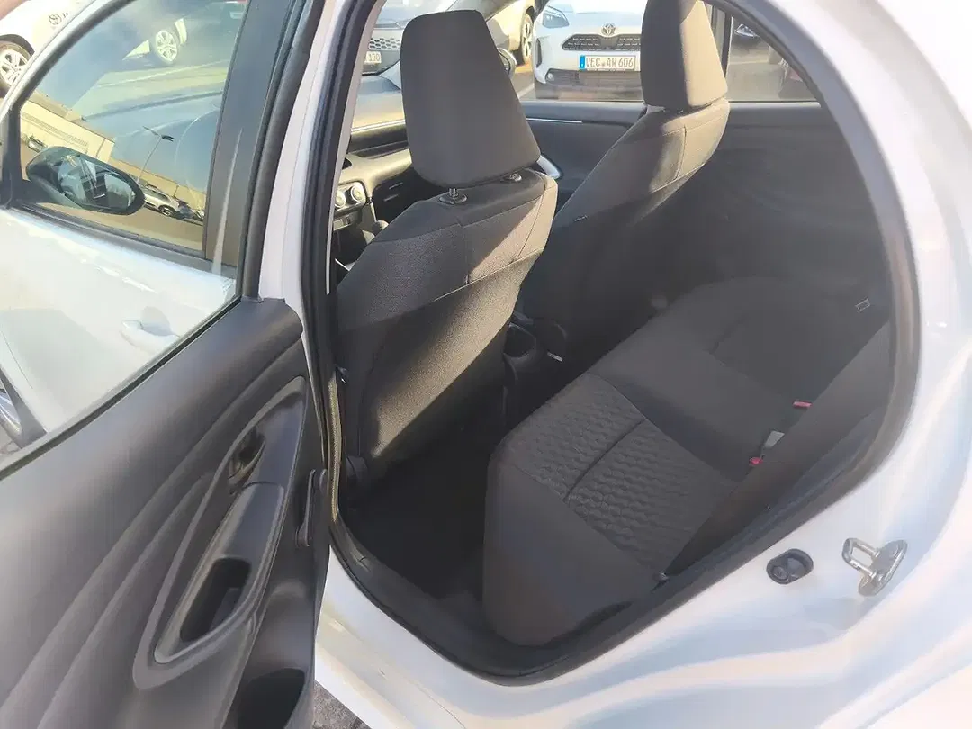 Toyota Yaris Comfort - Thumbnail 8