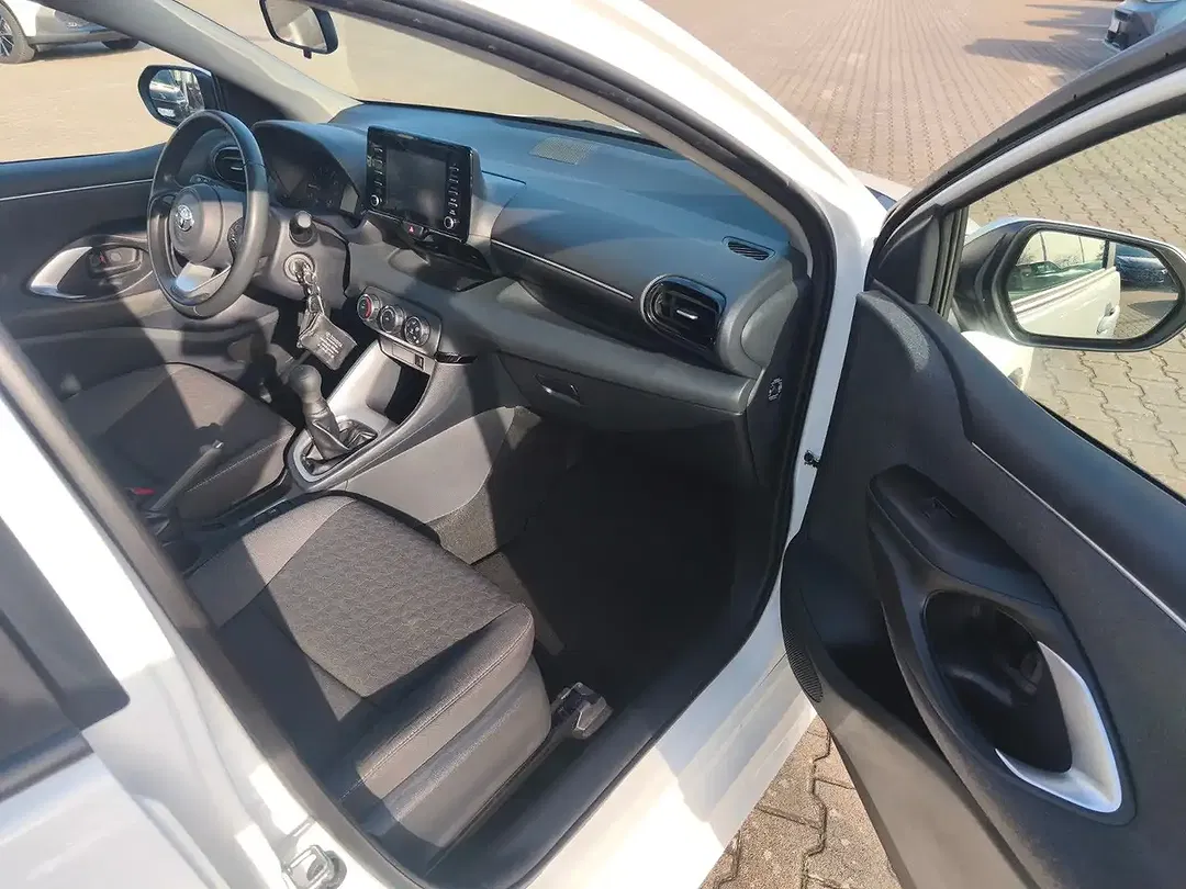 Toyota Yaris Comfort - Thumbnail 9