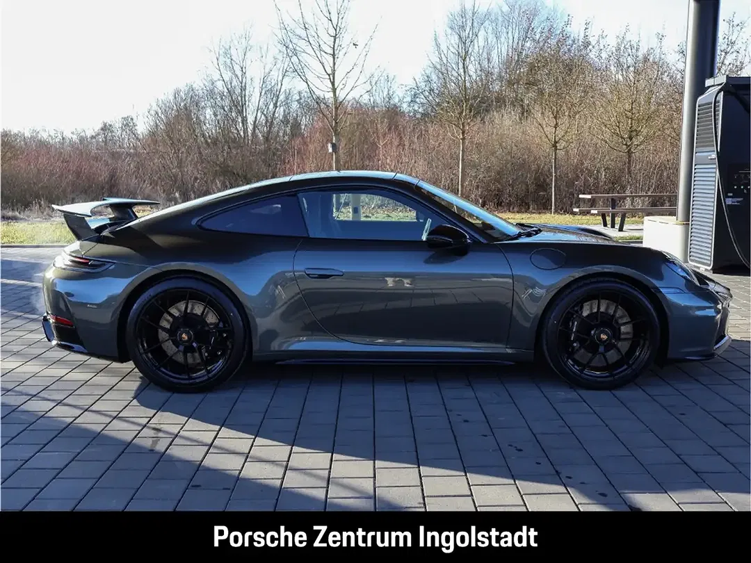 Porsche 911 Carrera GTS - Thumbnail 10
