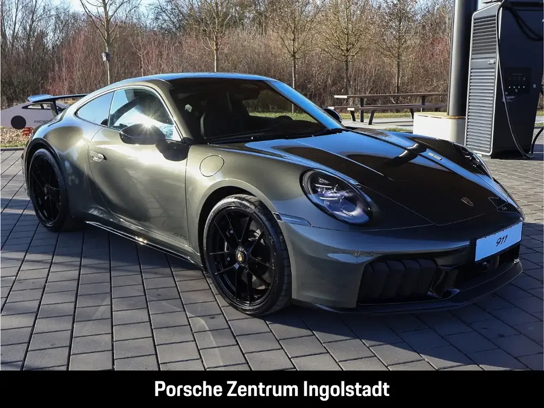 Porsche 911 Carrera GTS - Thumbnail 11