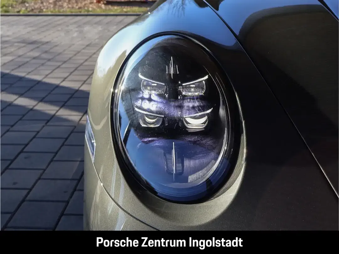 Porsche 911 Carrera GTS - Thumbnail 13