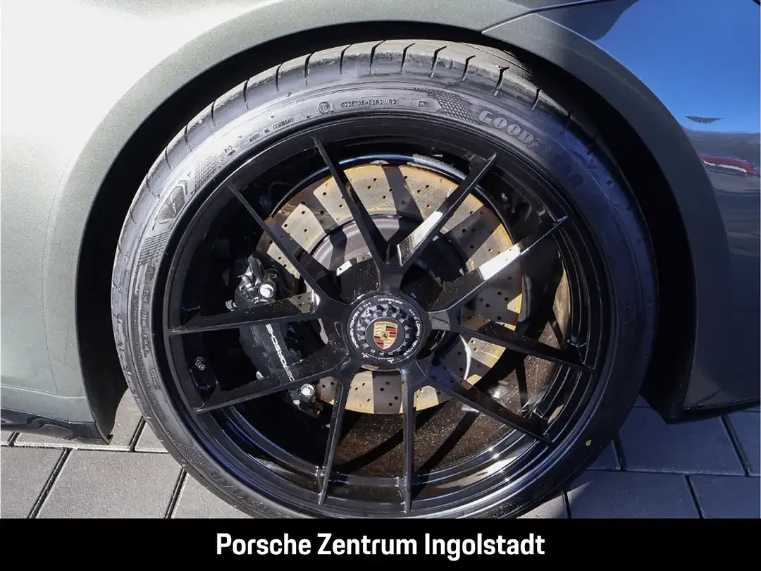Porsche 911 Carrera GTS - Thumbnail 6