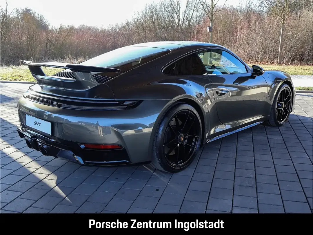Porsche 911 Carrera GTS - Thumbnail 9