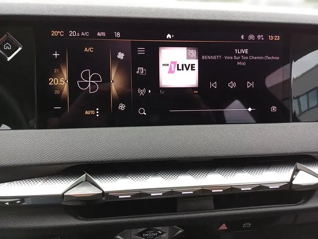 DS Automobiles DS 4 - Thumbnail 10