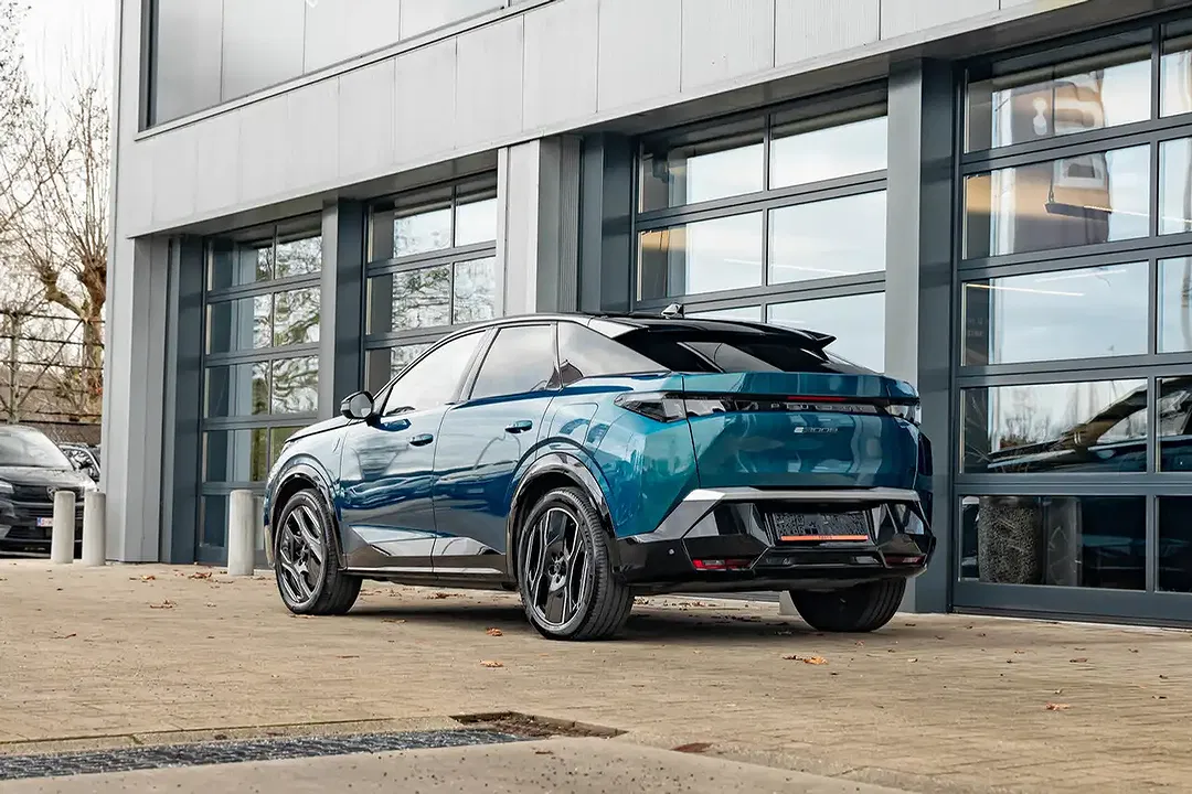Peugeot 3008 210 GT - Thumbnail 4