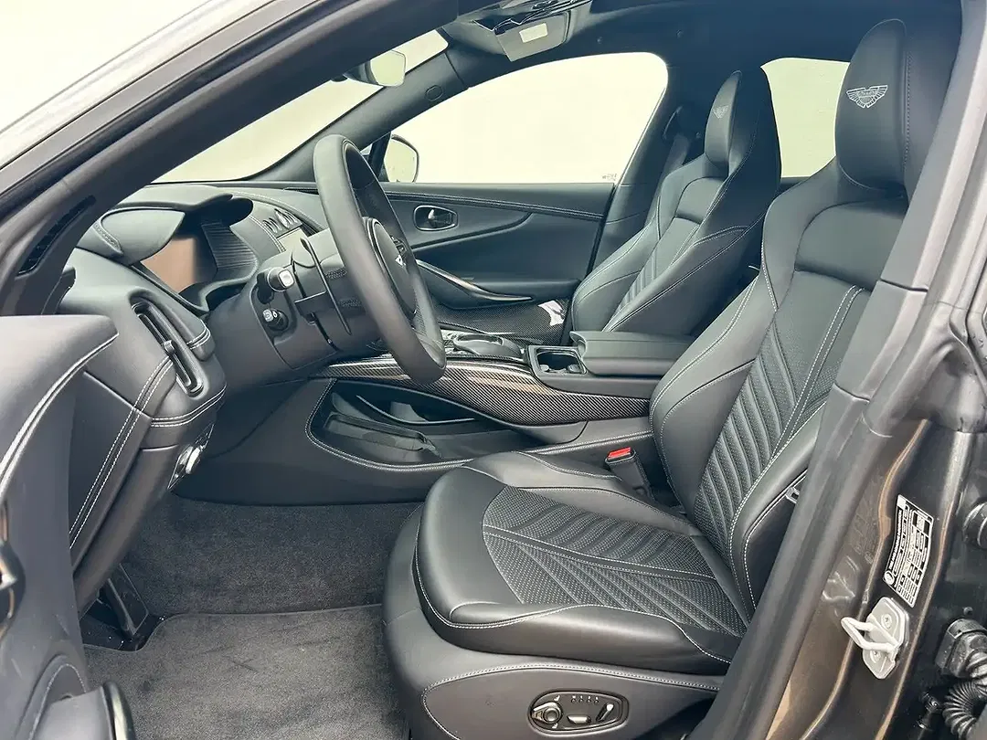 Aston Martin DBX 707 - foto 2