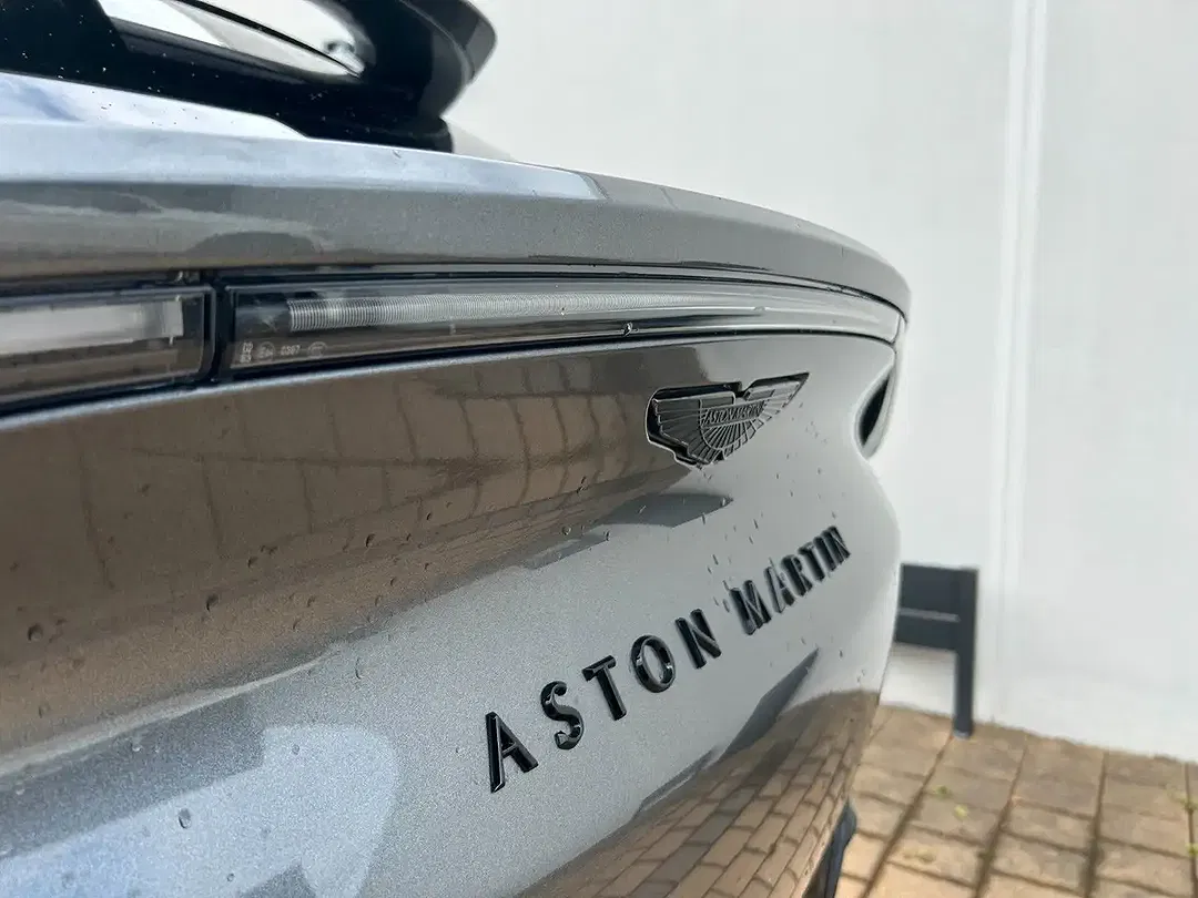 Aston Martin DBX 707 - Thumbnail 9