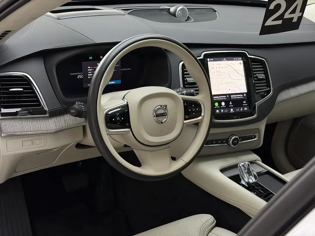 Volvo XC90 Ultra Bright - Thumbnail 11