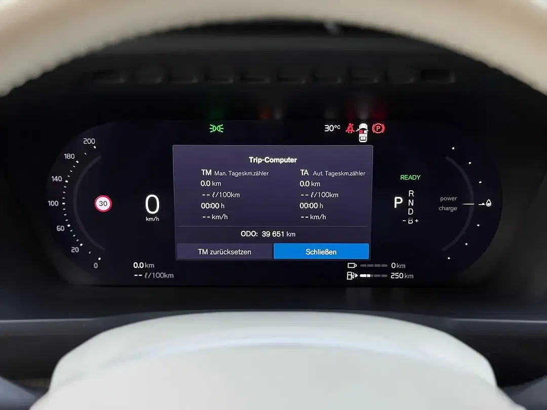 Volvo XC90 Ultra Bright - Thumbnail 13