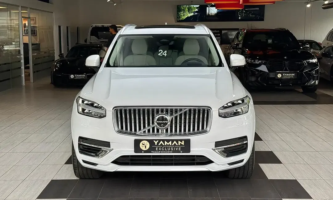 Volvo XC90 Ultra Bright - Thumbnail 3