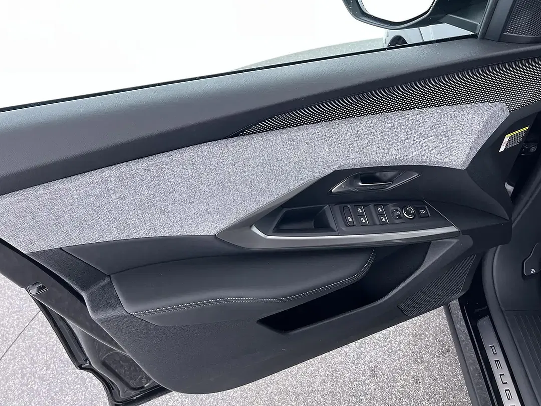 Peugeot 5008 Hybrid GT - Thumbnail 11