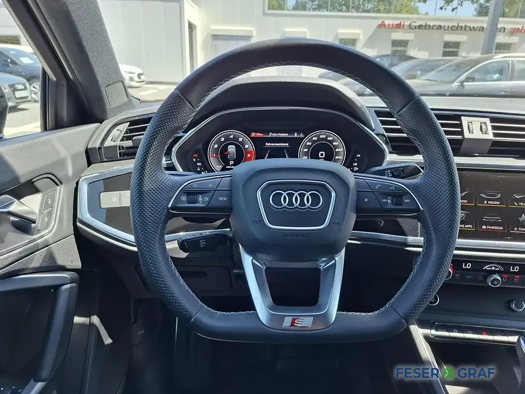 Audi Q3 S tronic Sportback S line - Thumbnail 9