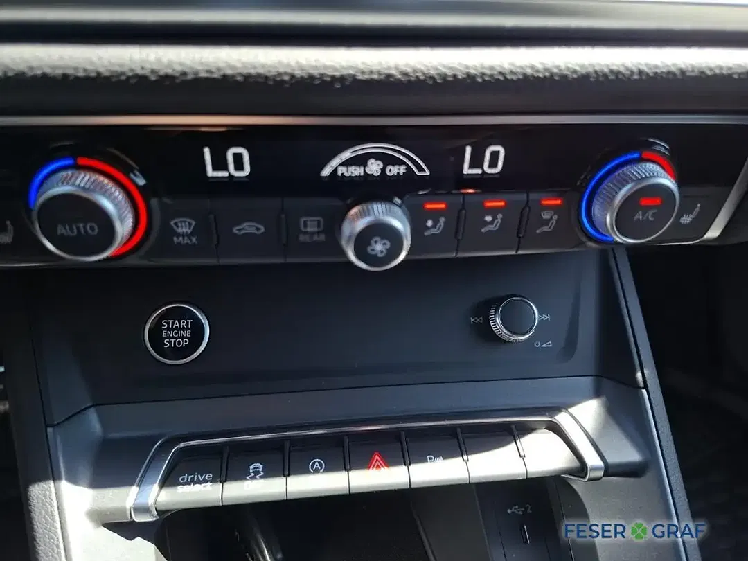 Audi Q3 S tronic Sportback S line - Thumbnail 11