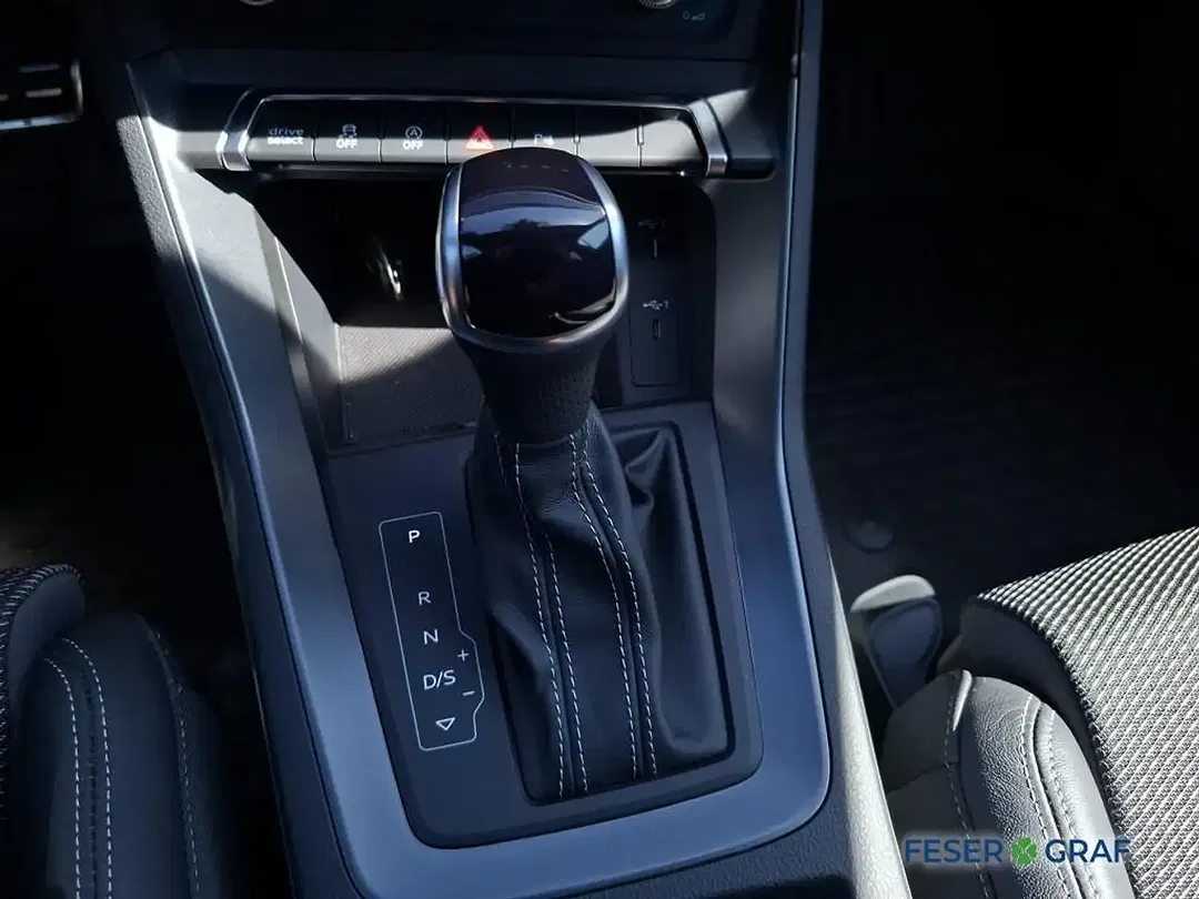 Audi Q3 S tronic Sportback S line - Thumbnail 12