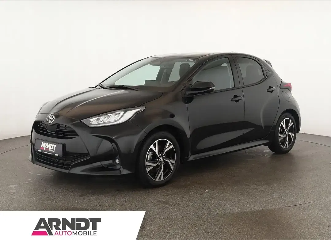 Toyota Yaris Hybrid Teamplayer - Thumbnail 1