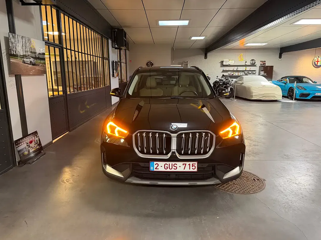 BMW iX1 xDrive - Thumbnail 6