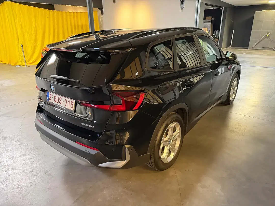 BMW iX1 xDrive - Thumbnail 4