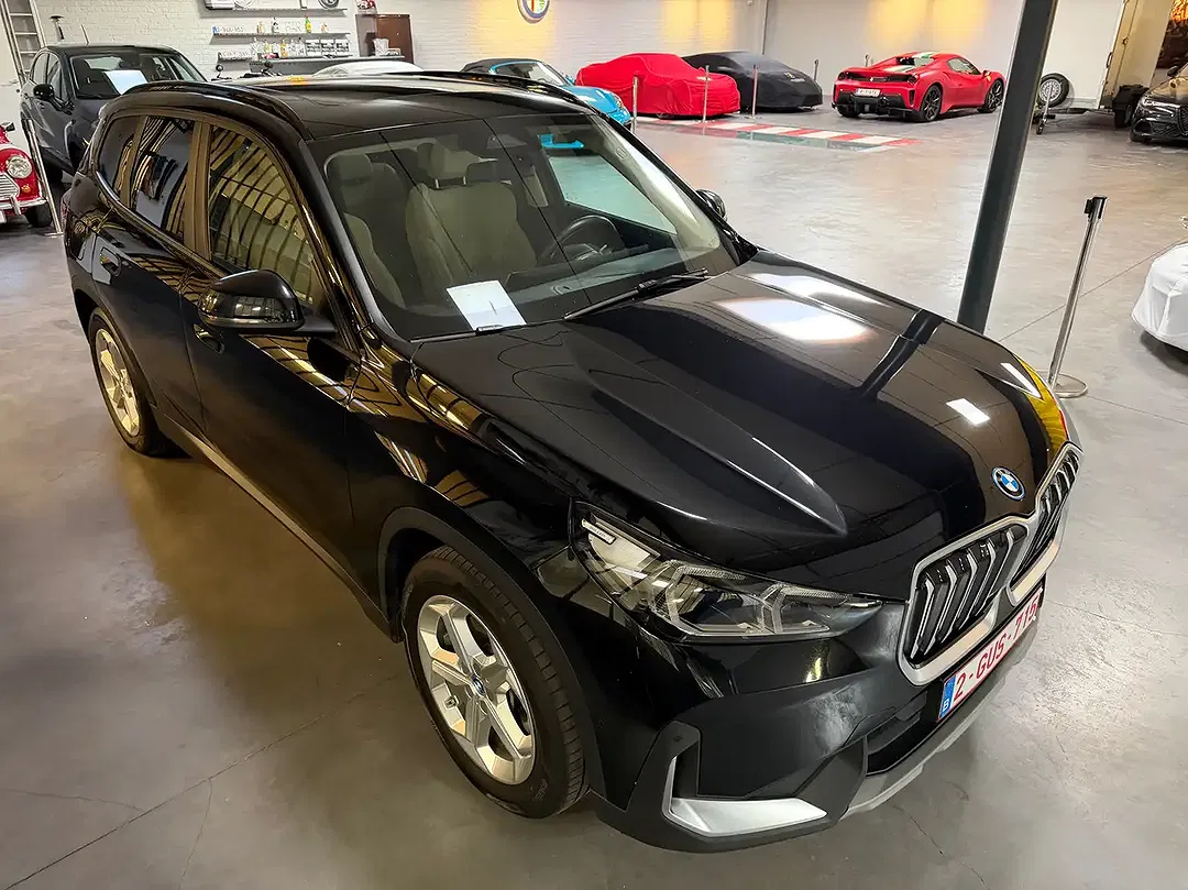 BMW iX1 xDrive - Thumbnail 5