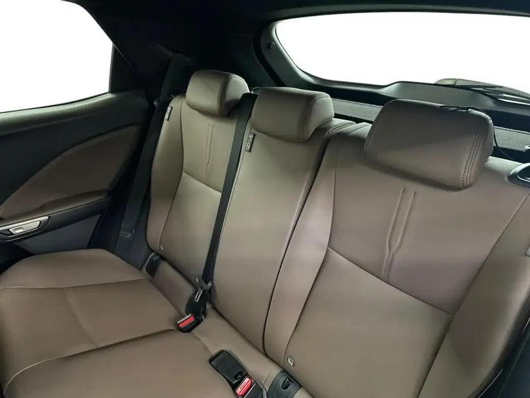 Lexus LBX Elegant - Thumbnail 10