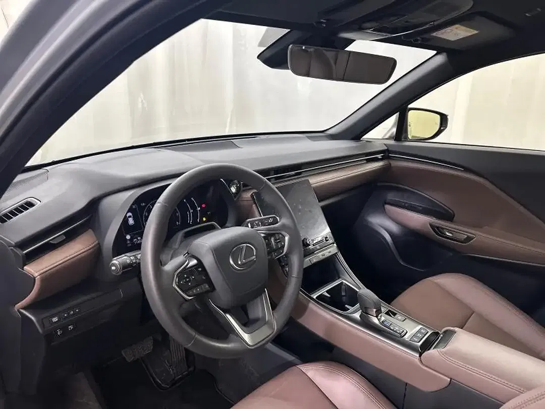 Lexus LBX Elegant - Thumbnail 18