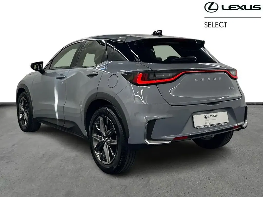 Lexus LBX Elegant - foto 2