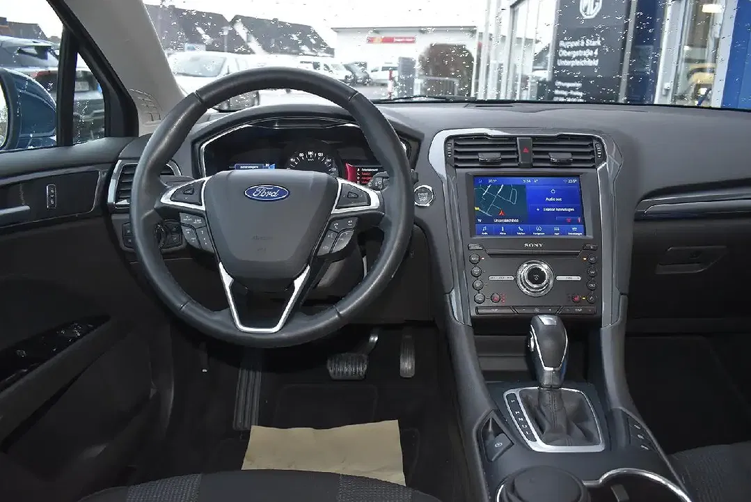 Ford Mondeo Hybrid Titanium - Thumbnail 11