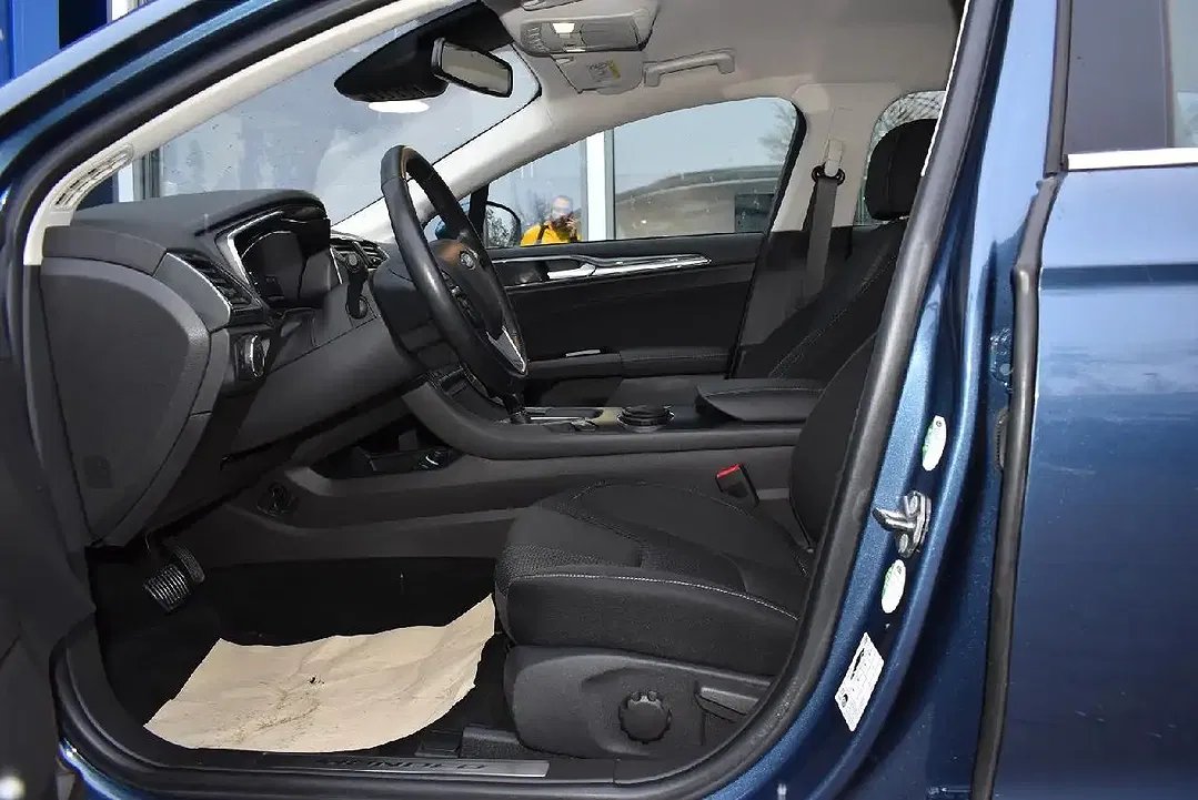 Ford Mondeo Hybrid Titanium - Thumbnail 7