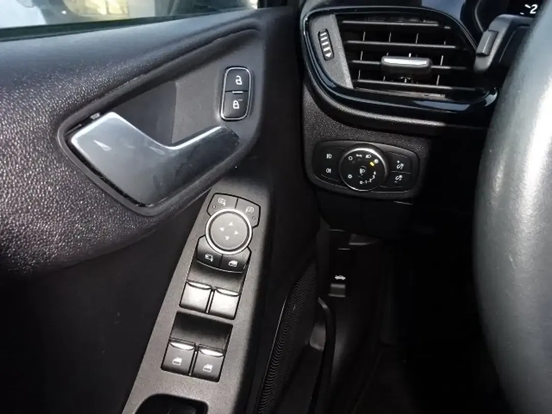 Ford Fiesta Cool & Connect - Thumbnail 10