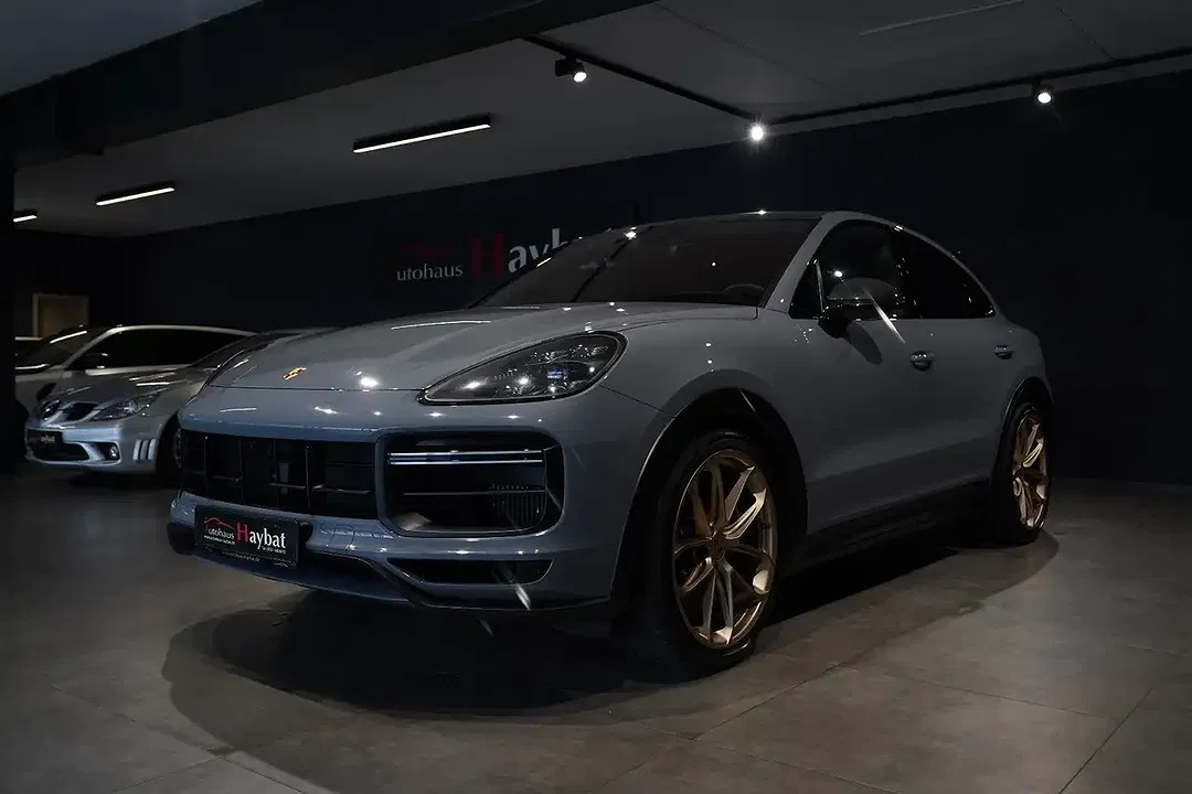Porsche Cayenne Coupe Turbo - Thumbnail 3