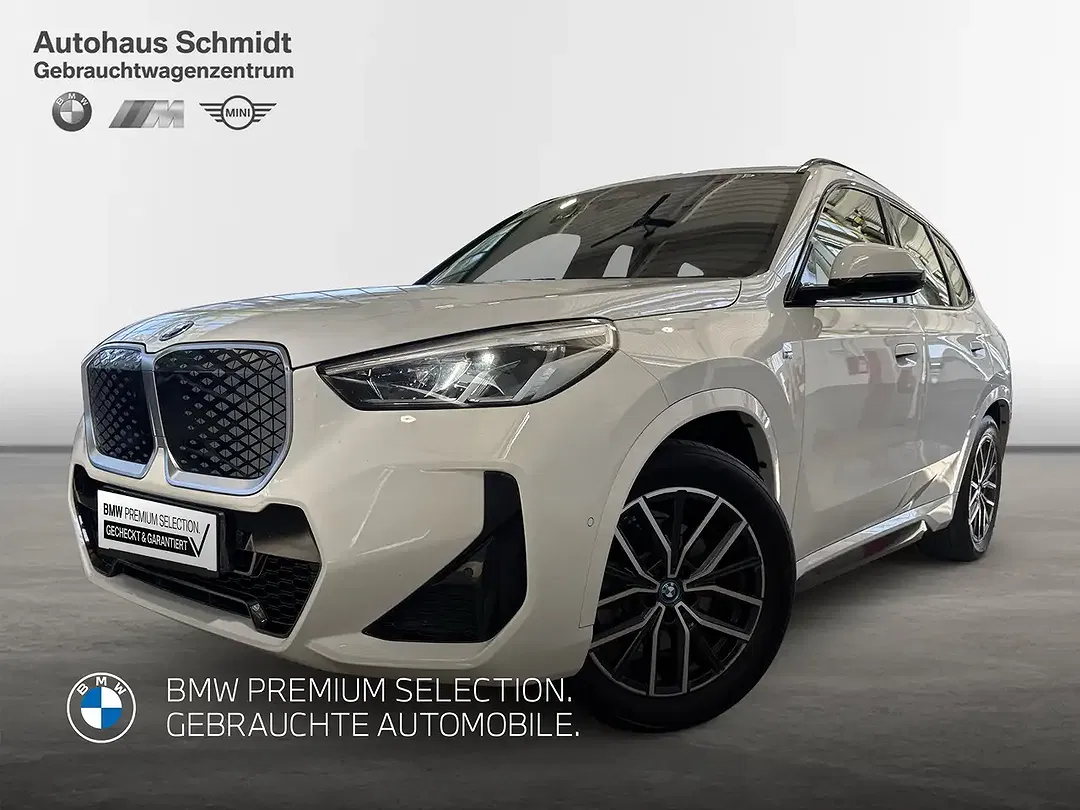 BMW iX1 xDrive M - foto 1