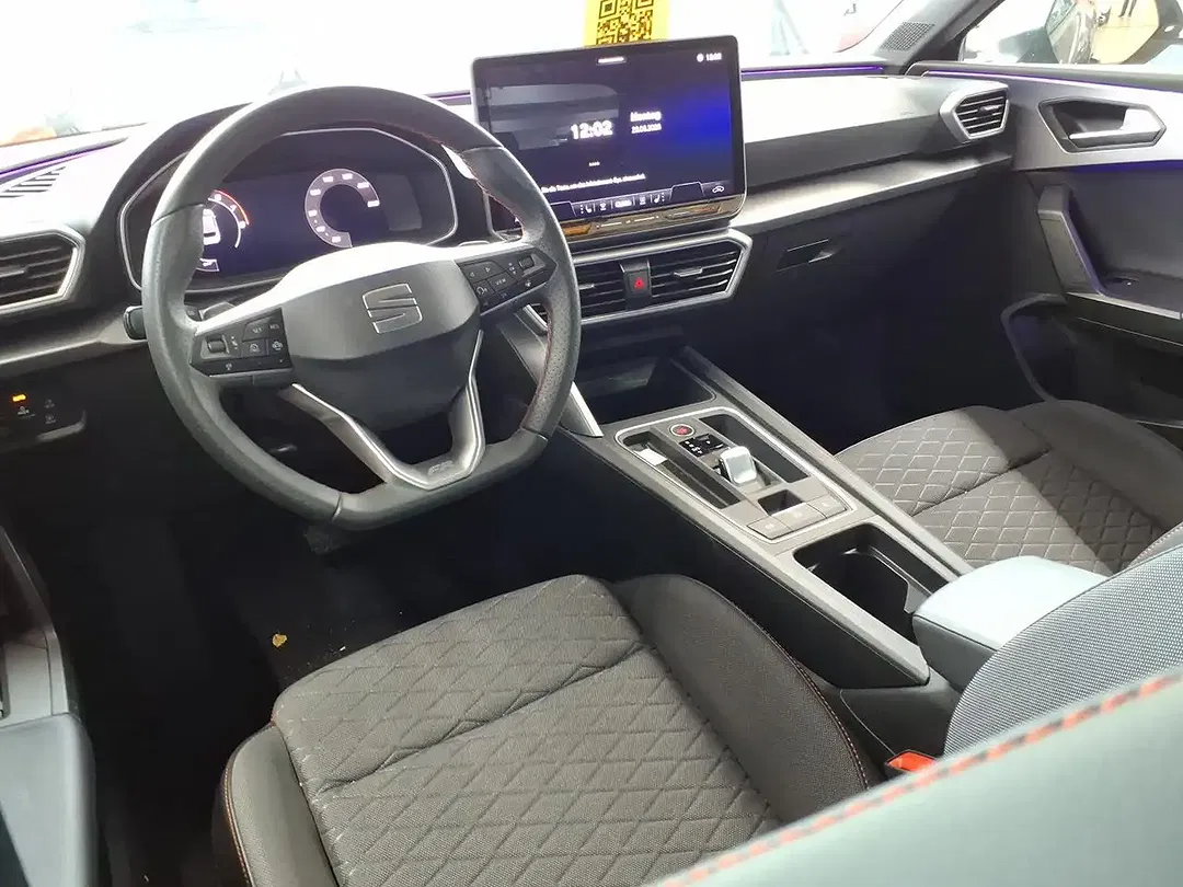 SEAT Leon 1.5 eTSI DSG FR - Thumbnail 4