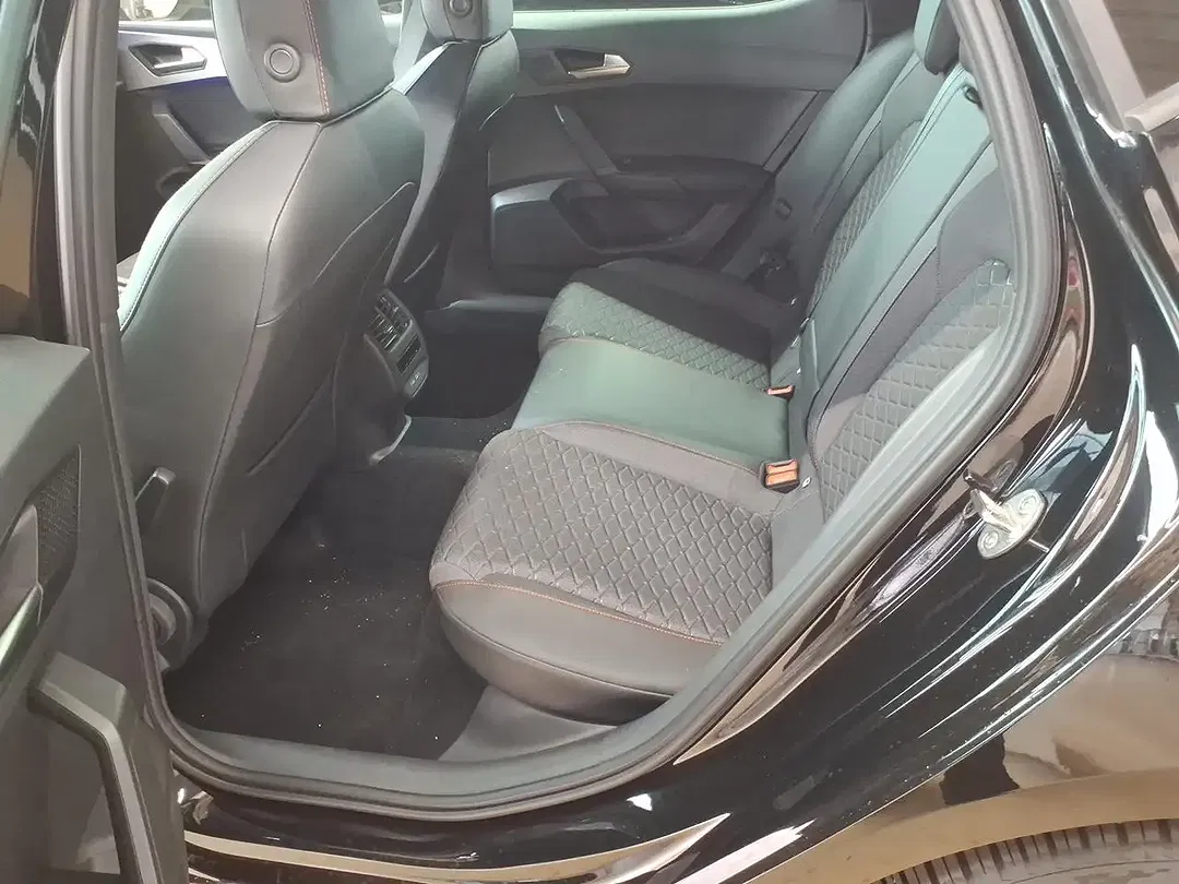 SEAT Leon 1.5 eTSI DSG FR - Thumbnail 5