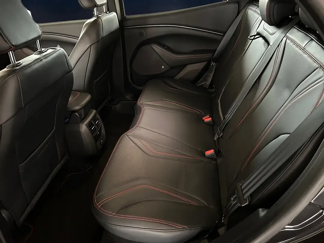 Ford Mustang Extended Range 4x4 - Thumbnail 11