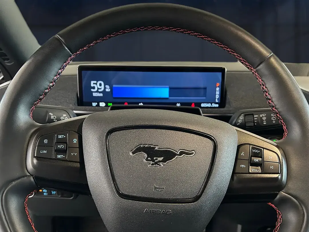 Ford Mustang Extended Range 4x4 - Thumbnail 12