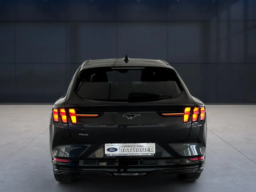 Ford Mustang Extended Range 4x4 - Thumbnail 5