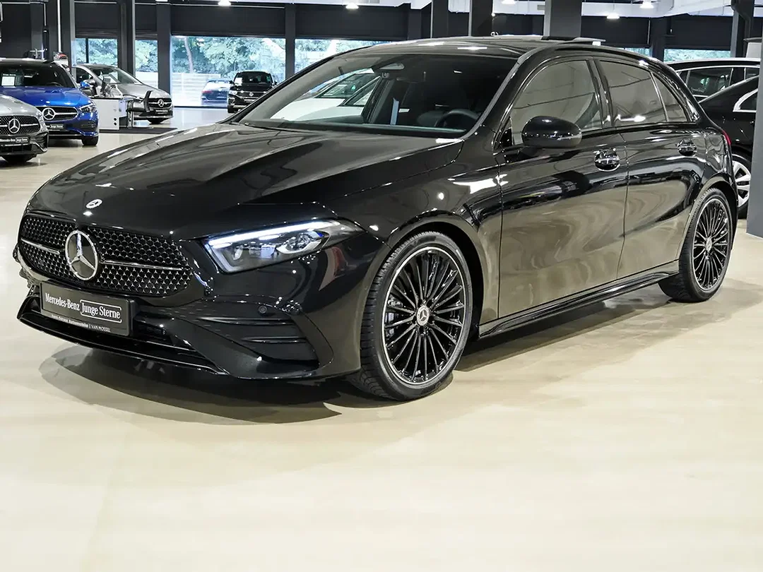 Mercedes-Benz A 180 AMG MBUX Night - Afbeelding 1