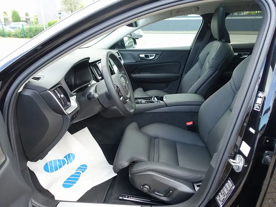 Volvo V60 T8 PHEV AWD Plus Dark - Thumbnail 12