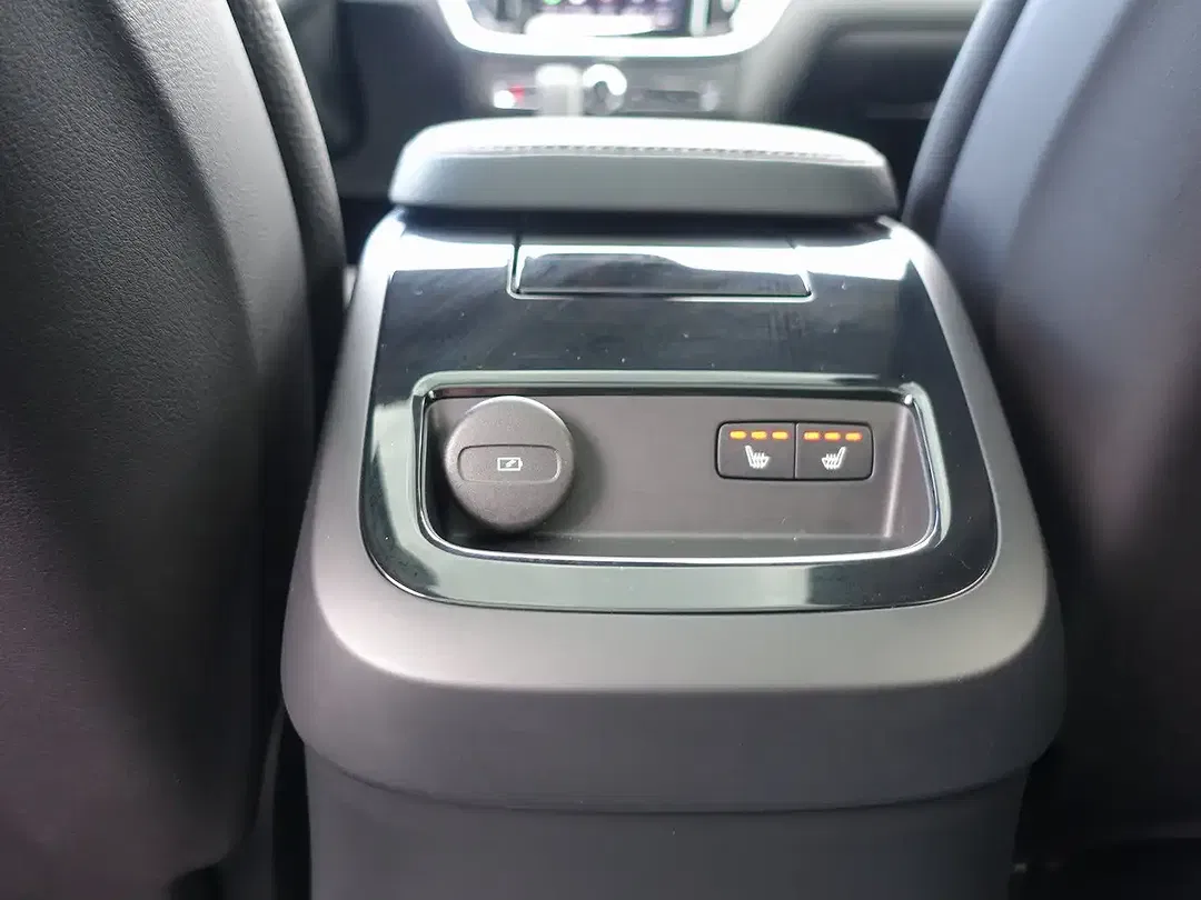 Volvo V60 T8 PHEV AWD Plus Dark - Thumbnail 14