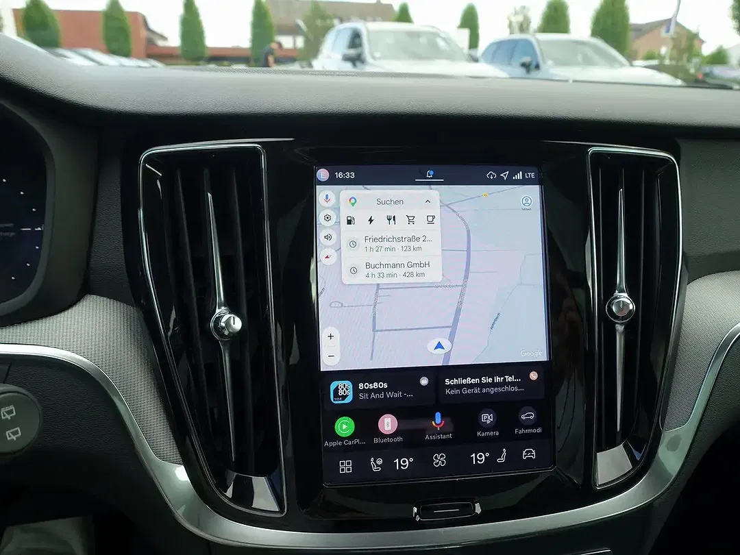 Volvo V60 T8 PHEV AWD Plus Dark - Thumbnail 17