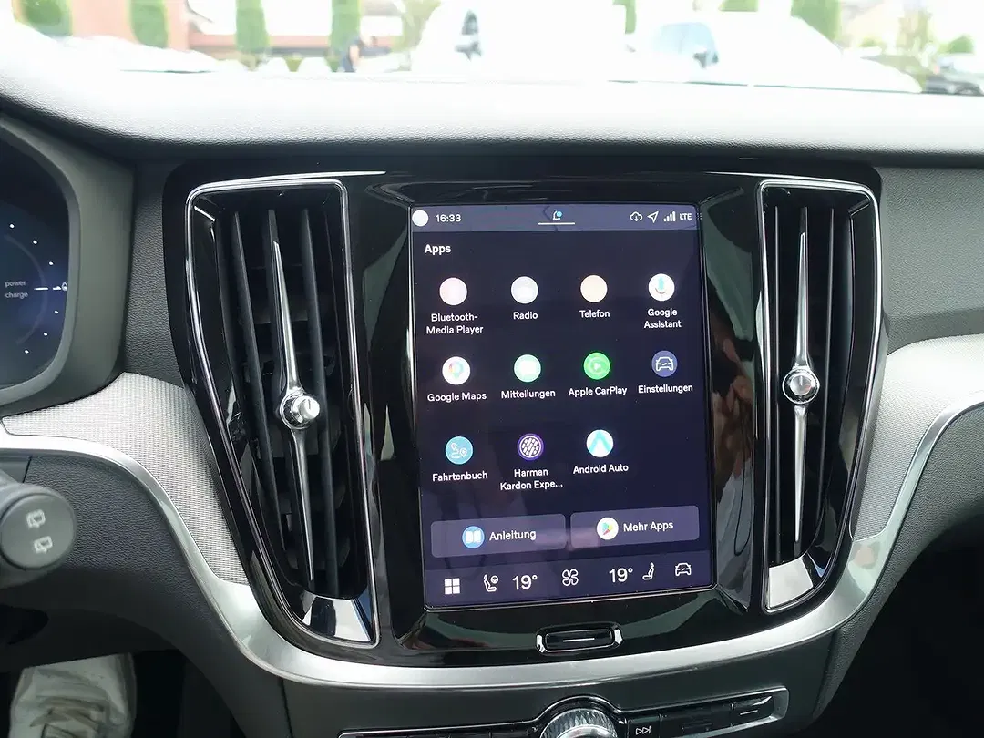 Volvo V60 T8 PHEV AWD Plus Dark - Thumbnail 18