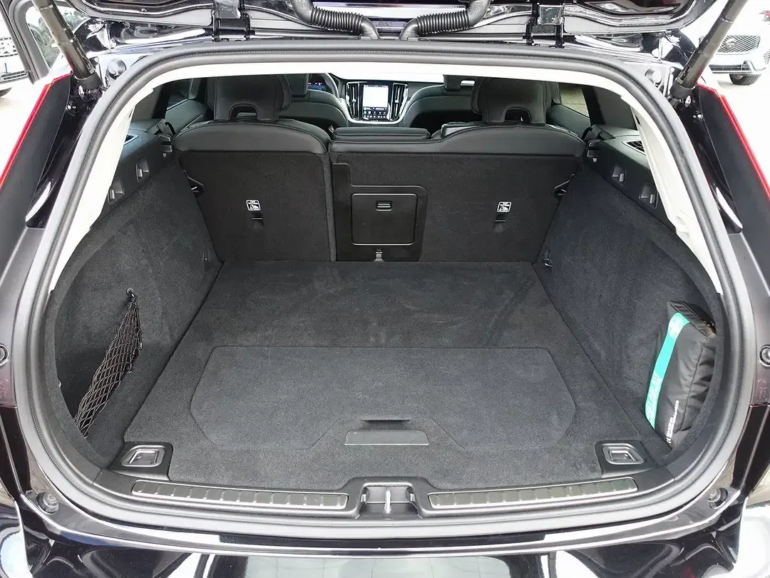 Volvo V60 T8 PHEV AWD Plus Dark - Thumbnail 24