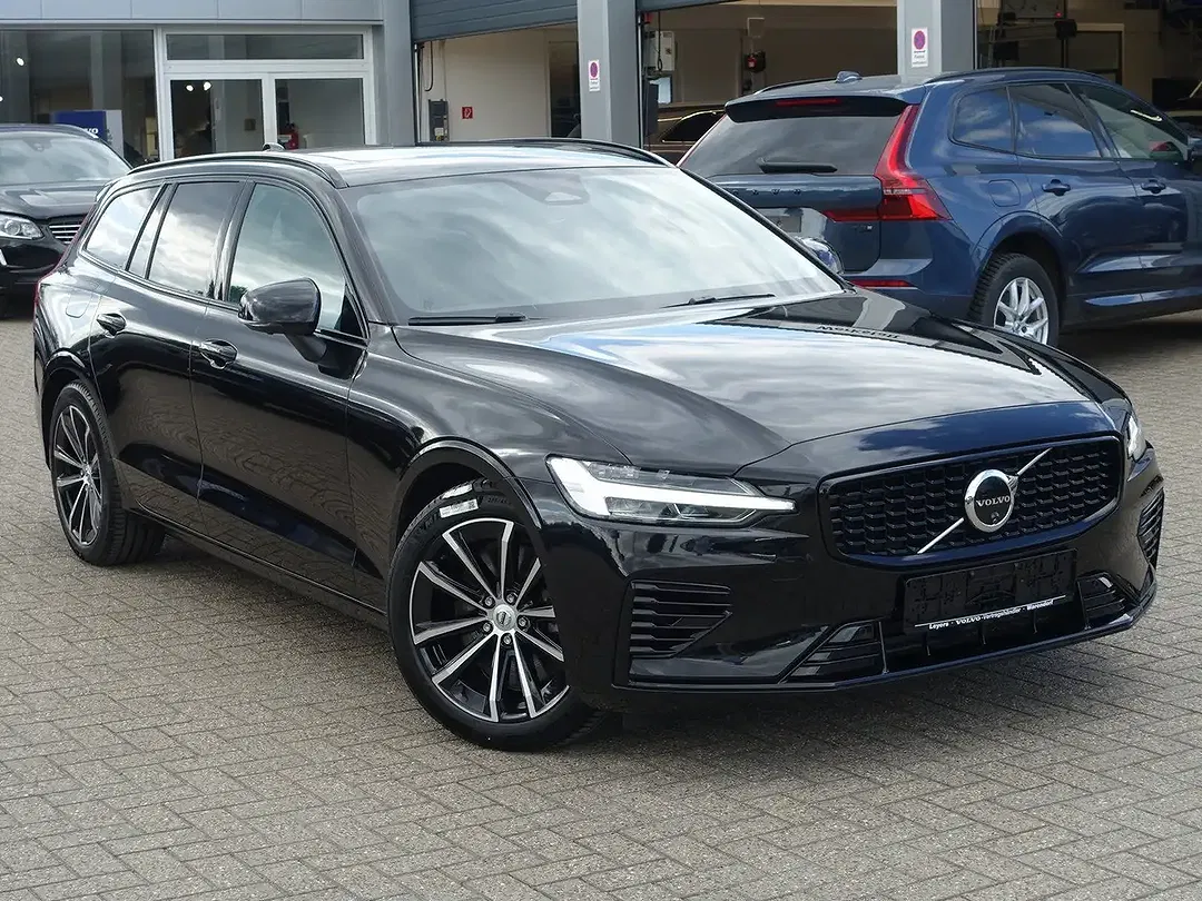 Volvo V60 T8 PHEV AWD Plus Dark - Thumbnail 3